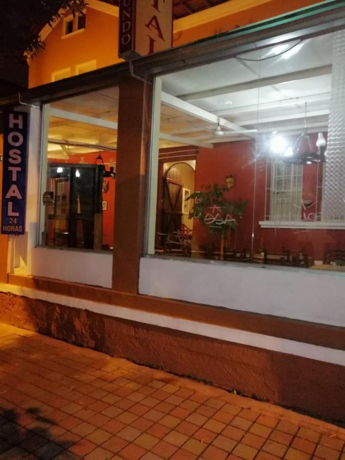 Hostal Bolivar Inn Кито Экстерьер фото