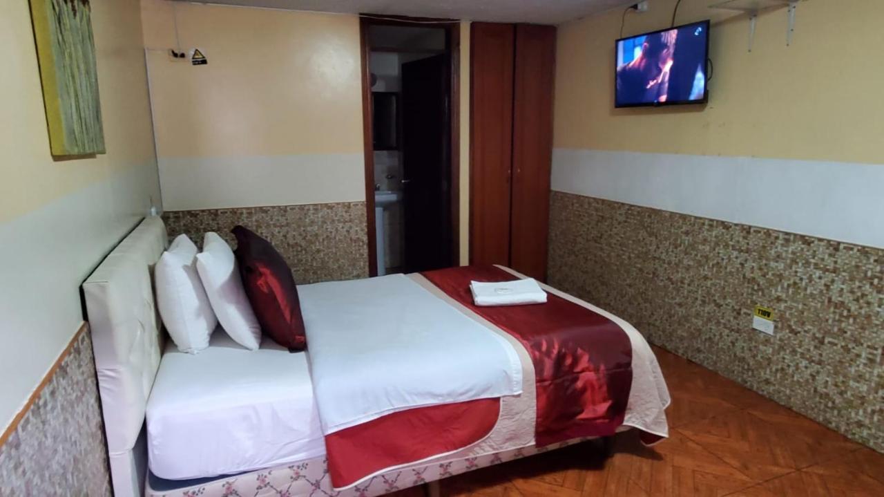 Hostal Bolivar Inn Кито Экстерьер фото