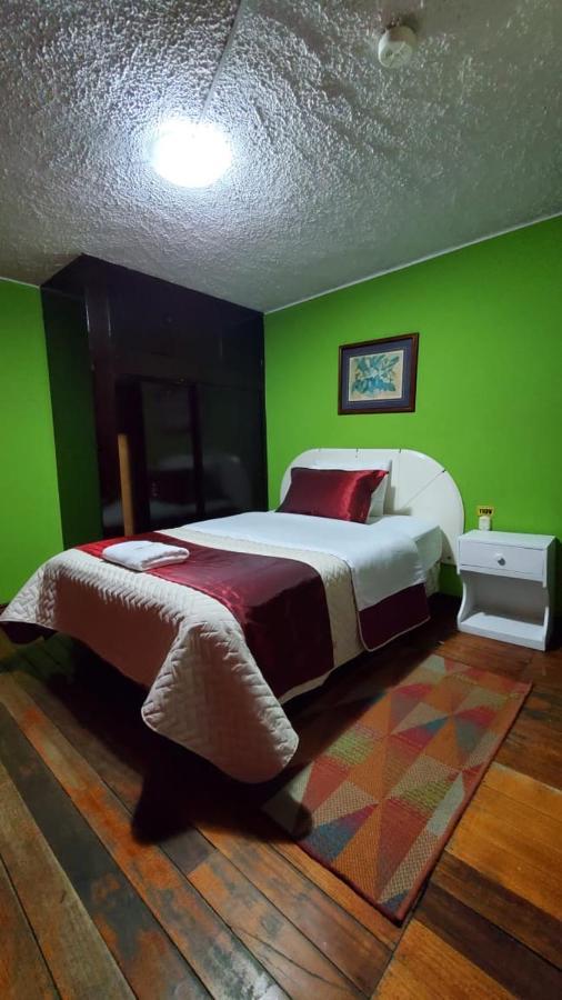 Hostal Bolivar Inn Кито Экстерьер фото